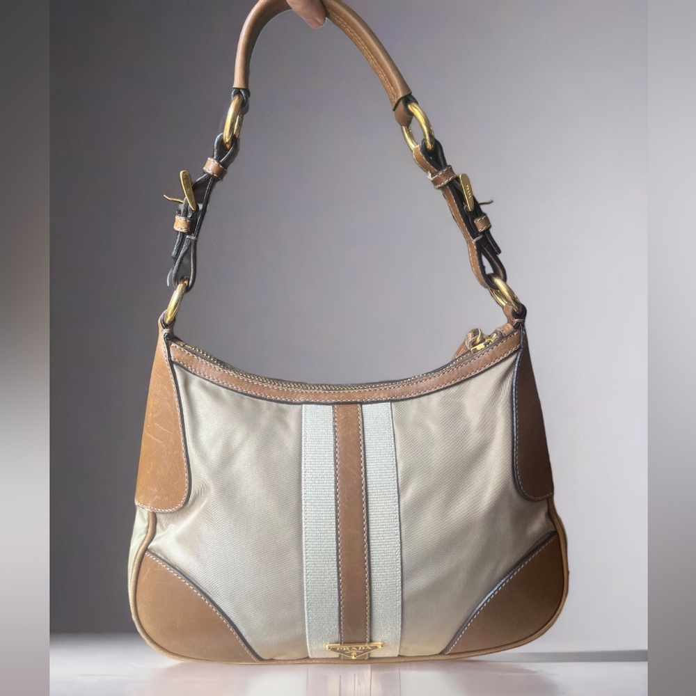 🎊SOLD🎊PRADA SHOULDER BAG ❤️ EUC - Picture 4 of 12